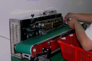 hand cleaning badges with machine